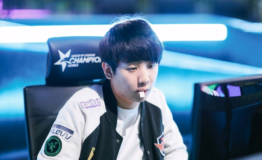 一脚与二点 一脚与二点